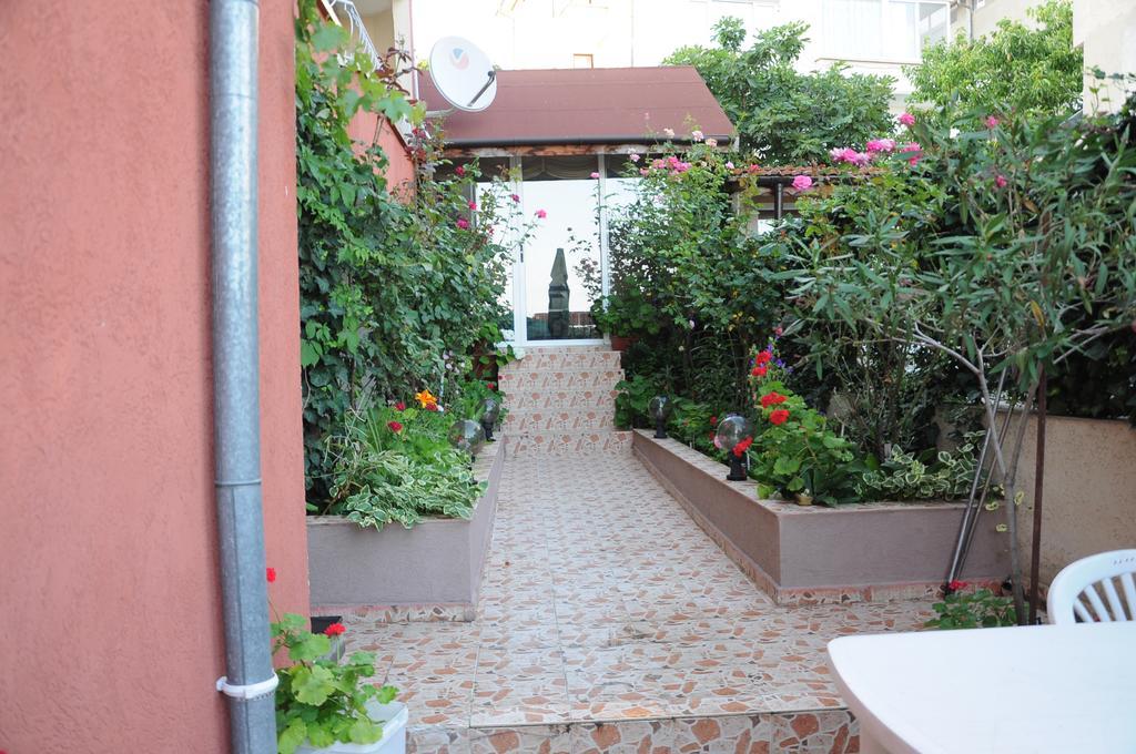 Hotel Babeva Sveti Vlas Exterior foto